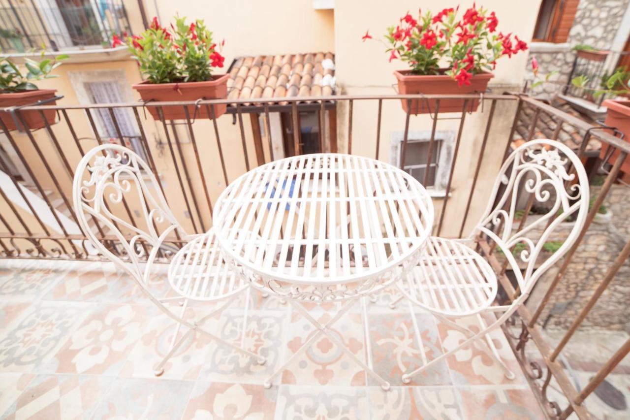 Aria Di Vico Aparthotel Вико-дель-Гаргано Экстерьер фото